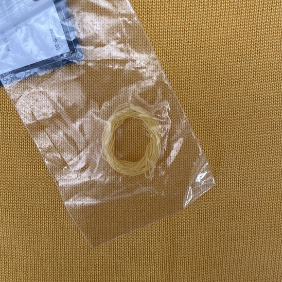 NWT Investments II yellow top. Size 2X - Picture 4 of 9